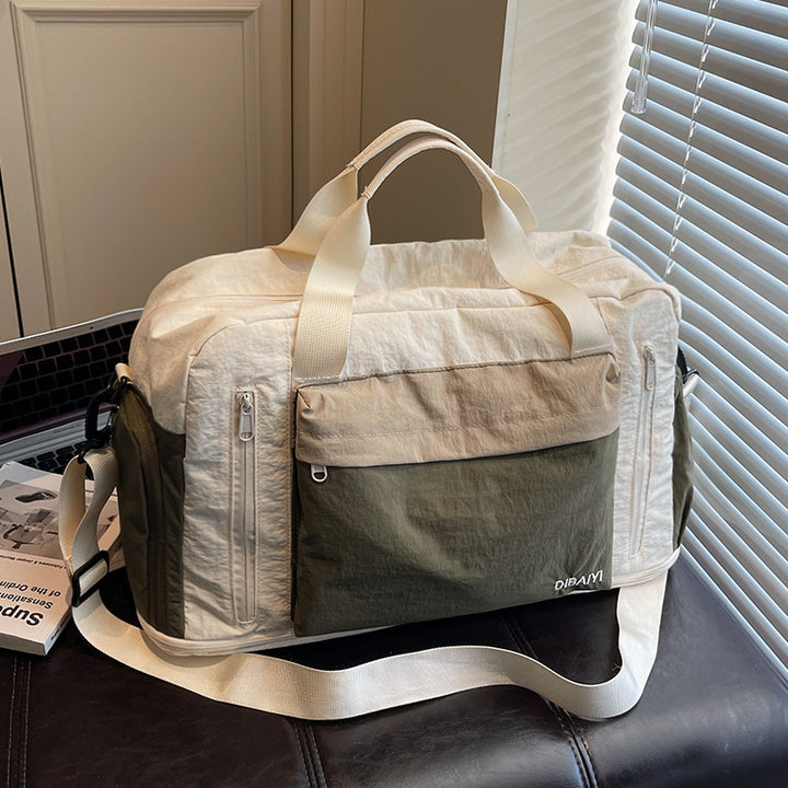 Versatile Multi-Compartment Duffle Bag