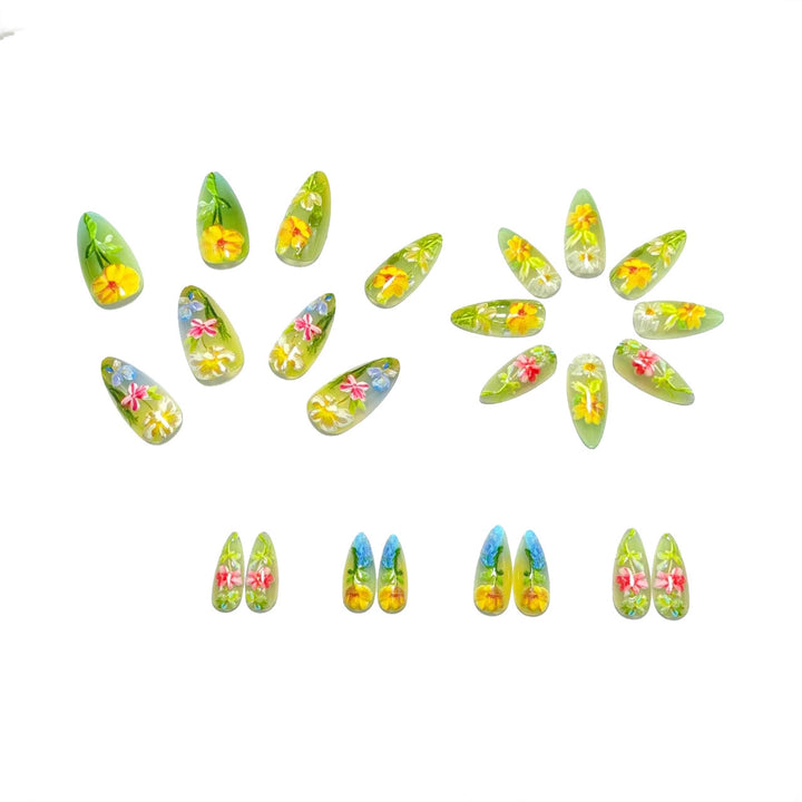 Artificial nail with cheerful floral design Stornfield