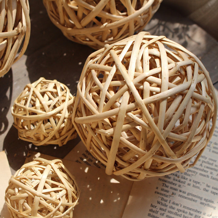 Decorative natural material decor ball Stornfield