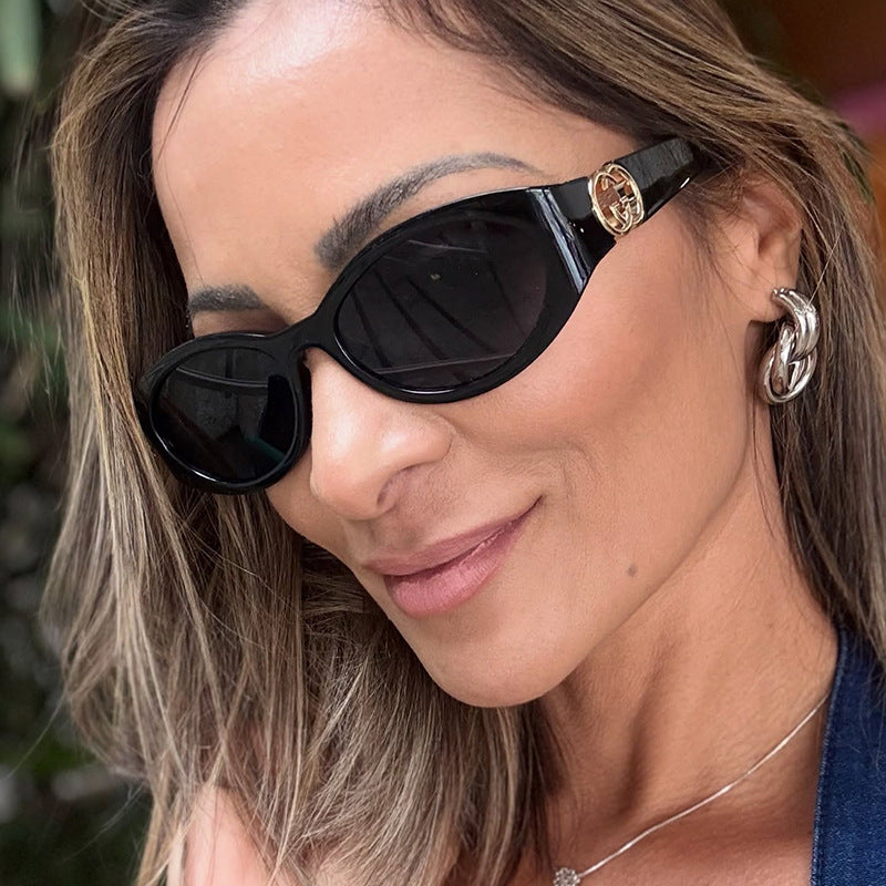 Women's fashionable cat-eye sunglasses with protective UV filter and luxurious accents Stornfield