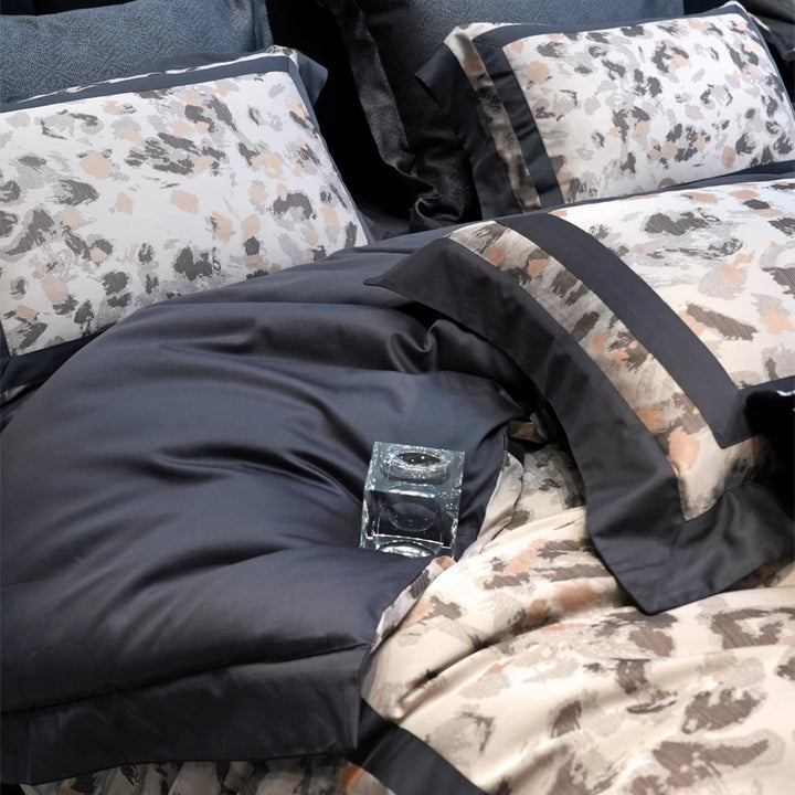 Jacquard-Patterned Reversible Duvet Cover Set with Satin Trim and Decorative Pillow Shams