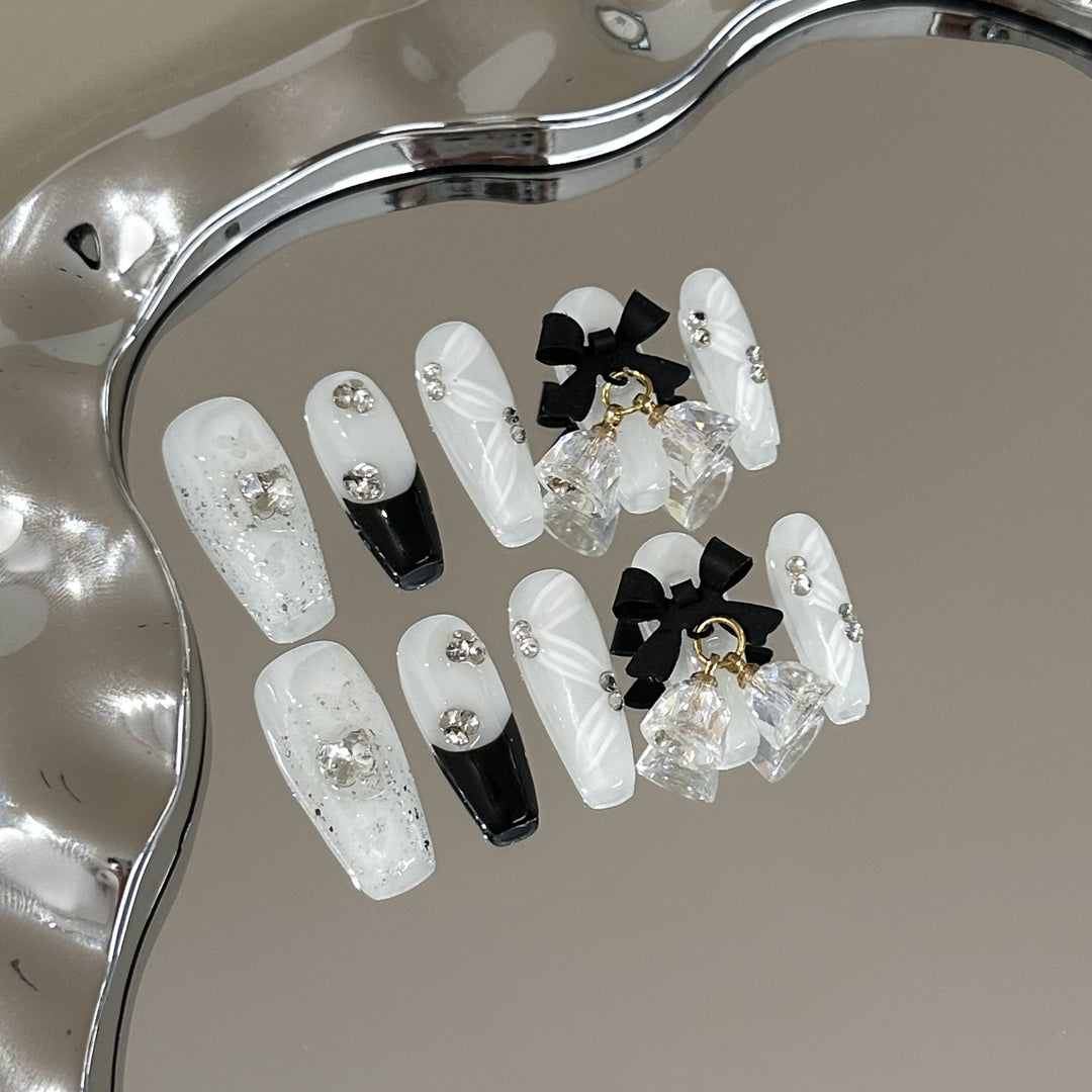 Elegant Rhinestone-Embellished Press-On Nail Art Set