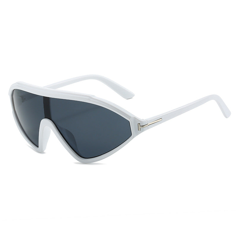Women sporty sunglasses with ergonomic full rim design Stornfield