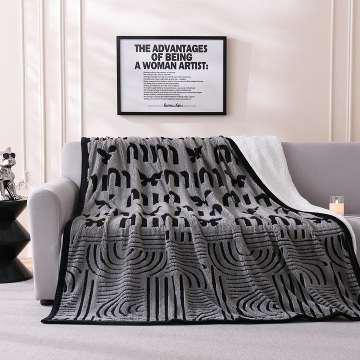 Chic Floral Pattern Throw Blanket Stornfield