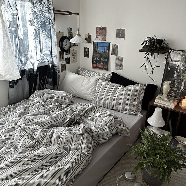 Reversible cotton-linen duvet cover set with natural texture, fine striped structure, and breathable, easy-care quality