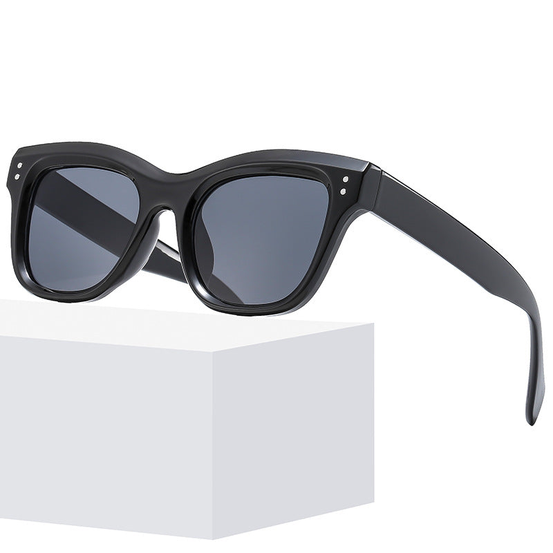 Ladies fashionable sunglasses with distinctive, angular frame Stornfield