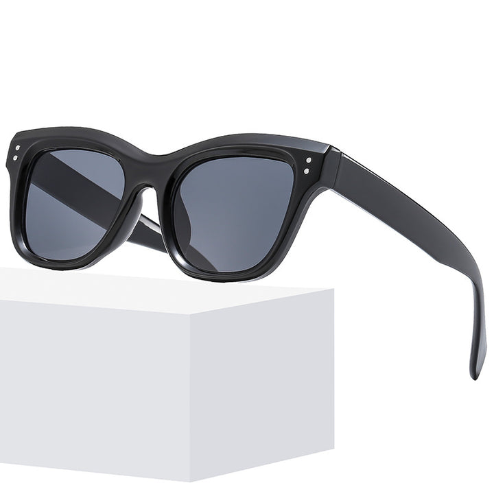Ladies fashionable sunglasses with distinctive, angular frame Stornfield
