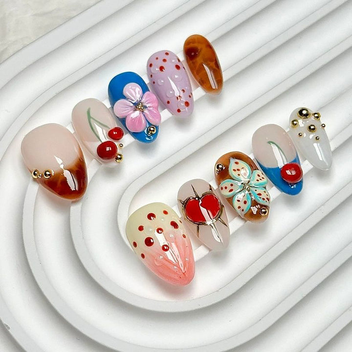 Artistic Floral Design Press-On Nail Set
