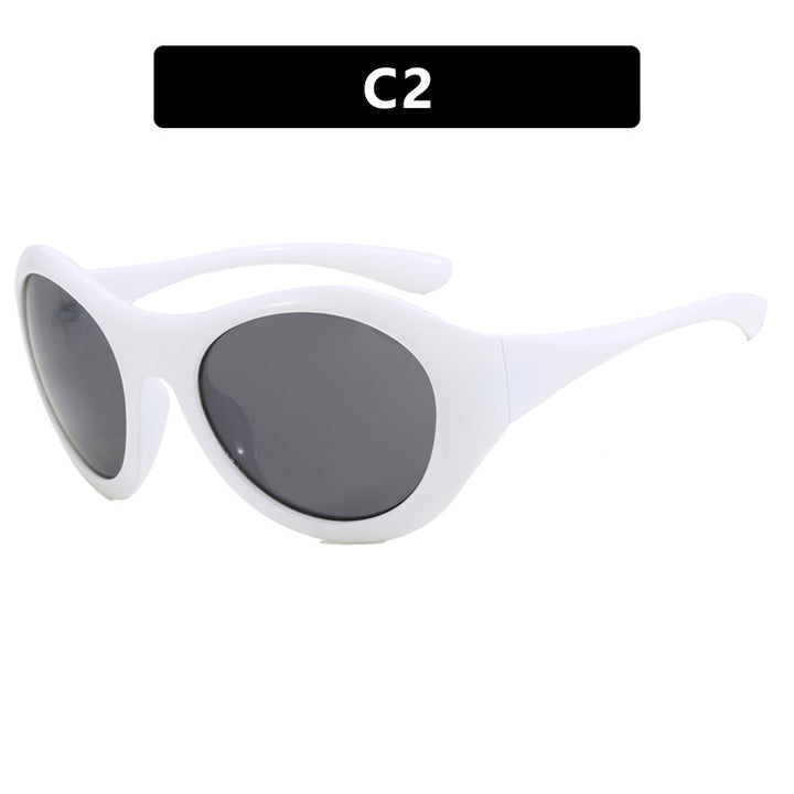 Ladies retro-inspired sunglasses with oversized frame and protective lenses Stornfield