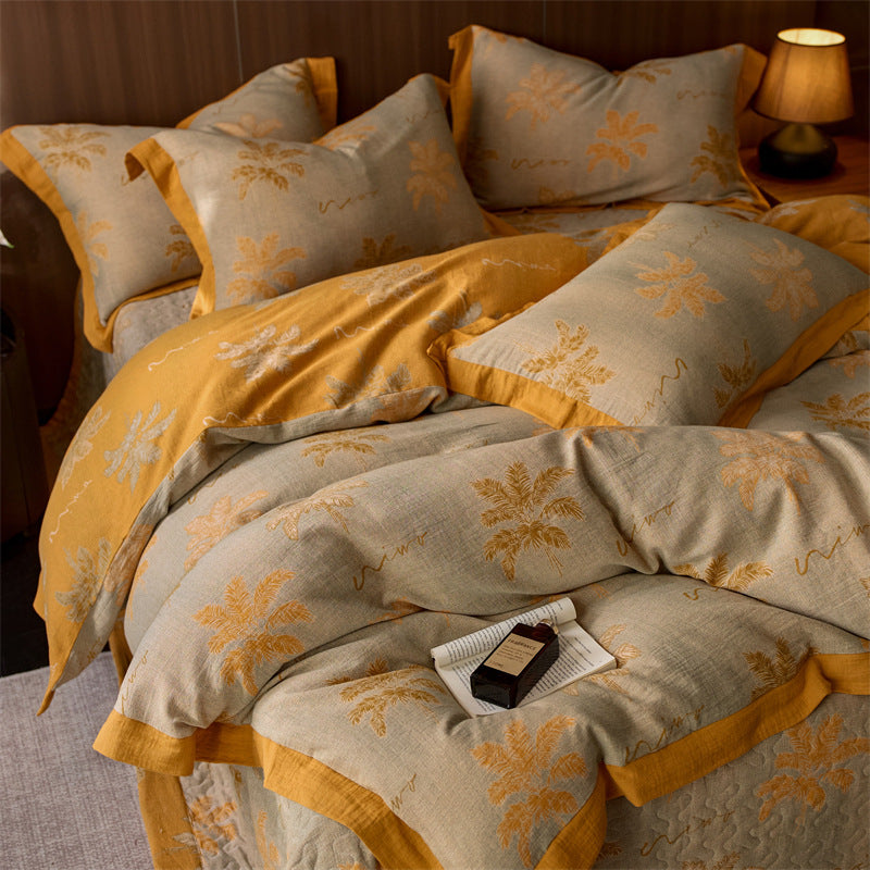 Duvet cover set made of densely woven cotton satin with ornamental jacquard pattern and reversible function
