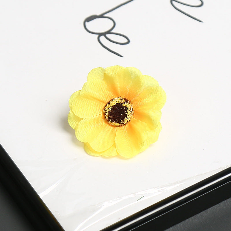 Decorative Floral Brooch for Decorative Wear