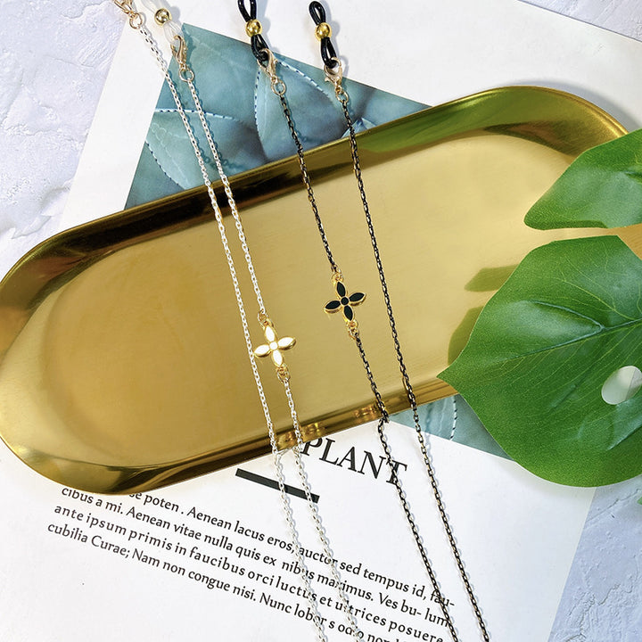Elegant jewelry chain with filigree pendant Stornfield