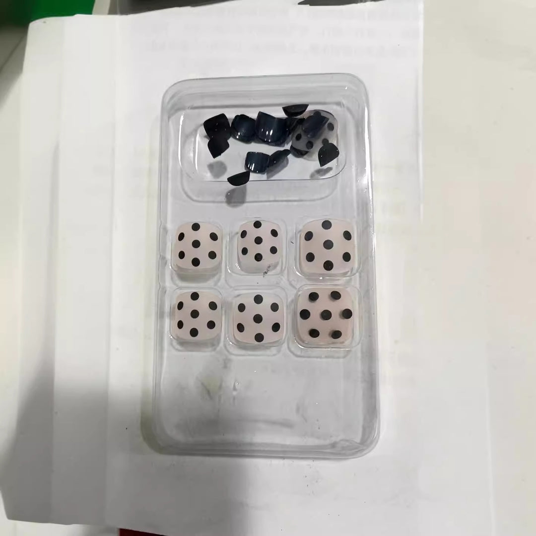 Artistic Polka Dot Press-On Nail Set Stornfield