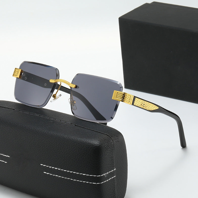 Ladies elegant sunglasses with luxurious, glittering frame Stornfield