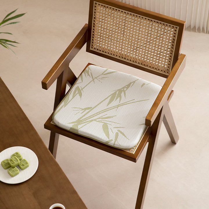 Padded seat cushion with ergonomic foam core and breathable mesh cover