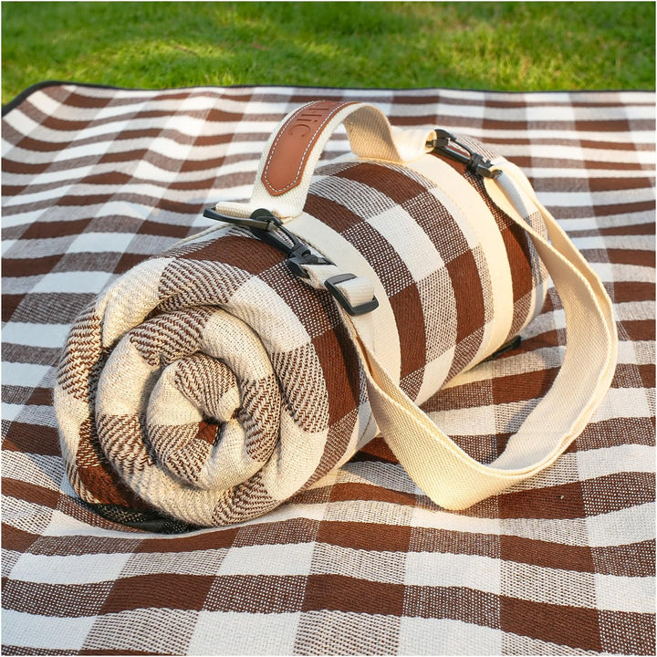 Unisex practical picnic blanket with carrying handle and water-repellent surface Stornfield