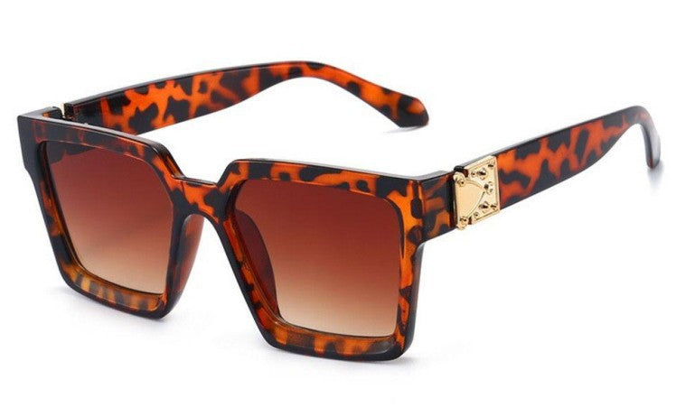 Women stylish square sunglasses with golden accents Stornfield