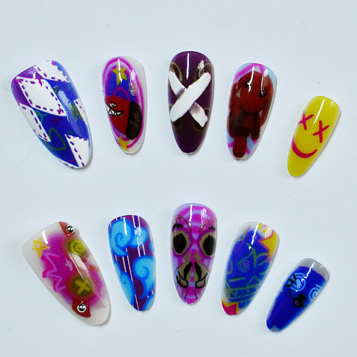 Artistic Kiss-Themed Press-On Nail Art Stornfield
