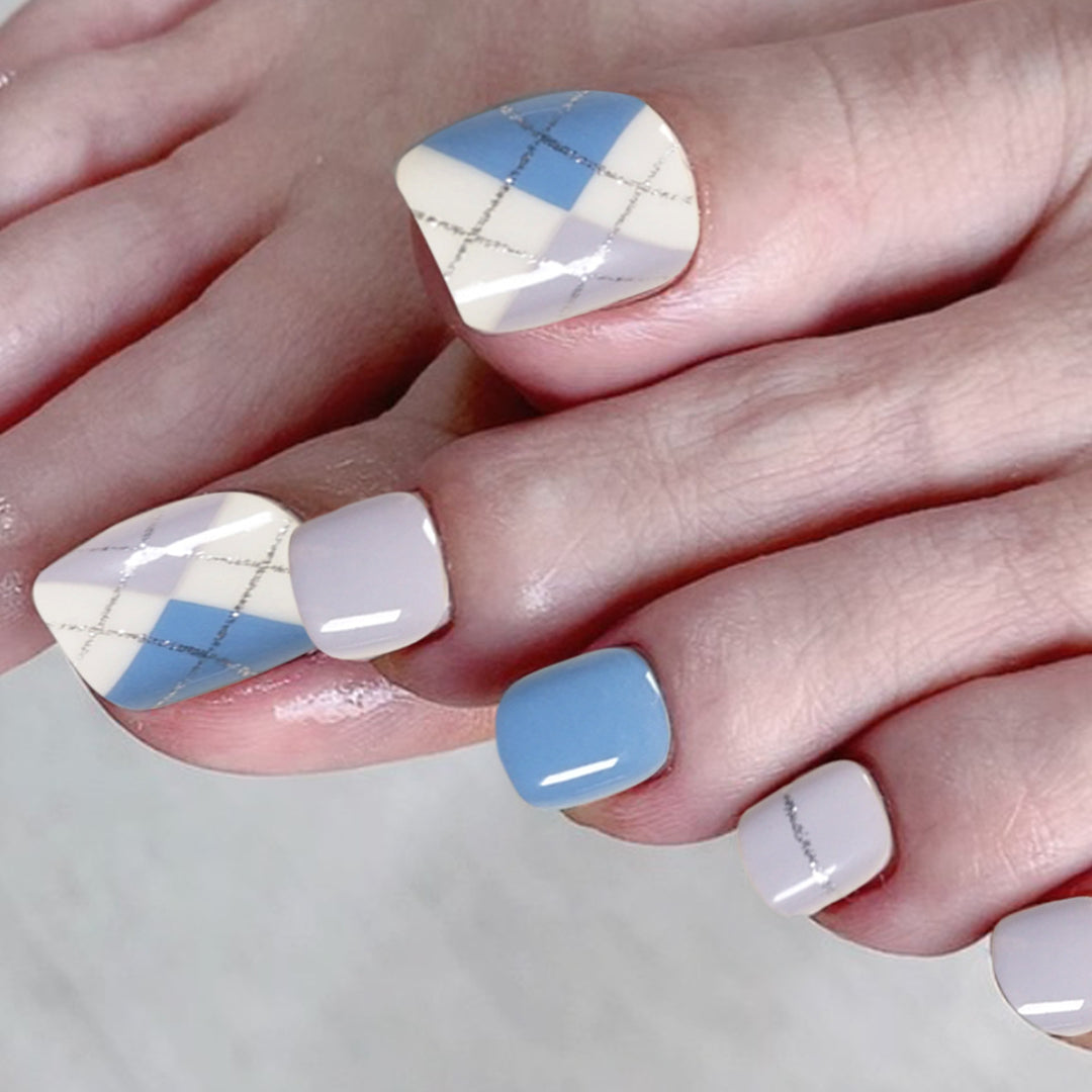 Artful toenail art in modern design Stornfield