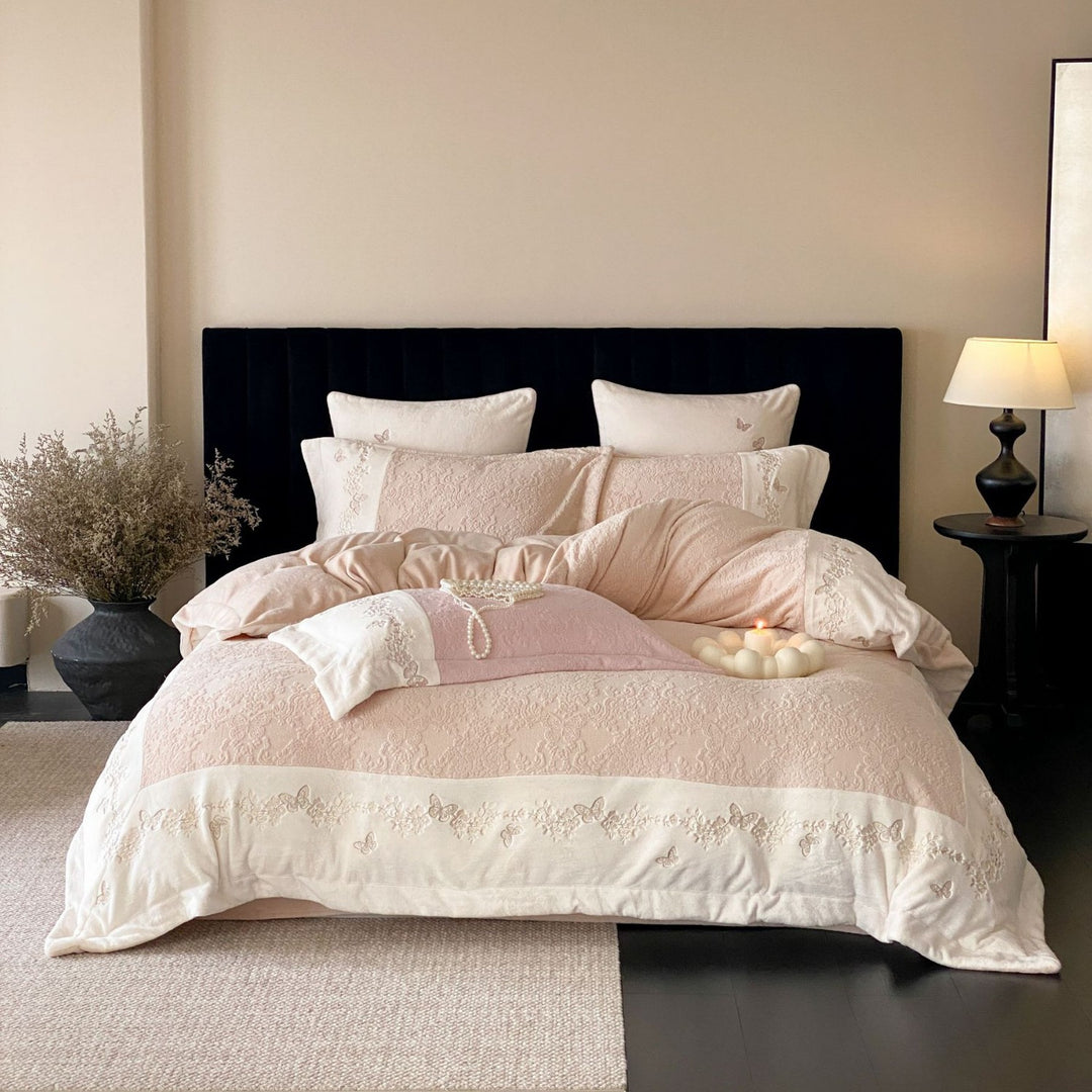 Bedding set made of fine cotton jacquard with butterfly embroidery and decorative piping