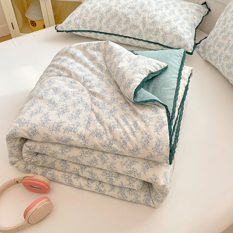 Ladies comfort duvet with delicate floral pattern and high-quality filling Stornfield