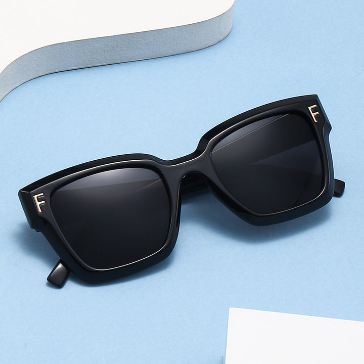 Ladies fashionable square sunglasses with gold details Stornfield