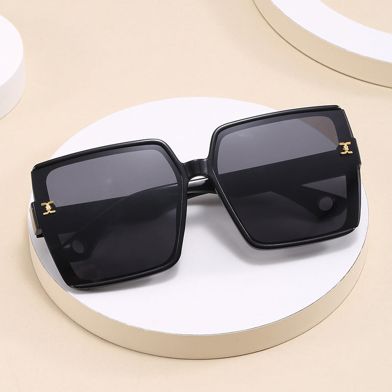 Women's fashion square sunglasses with luxurious frame Stornfield