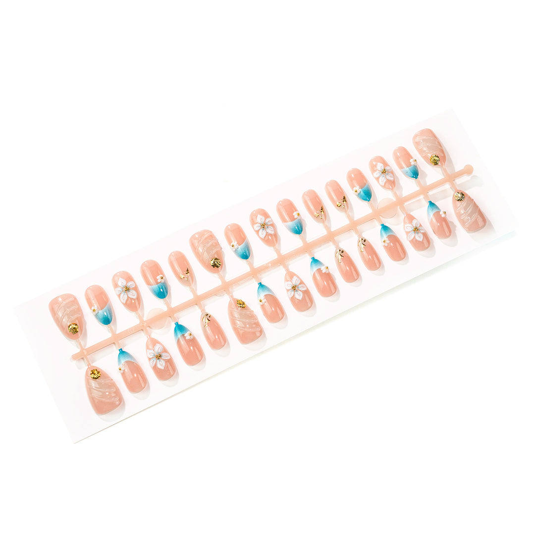 Artistic Shell-Inspired Nail Set Stornfield