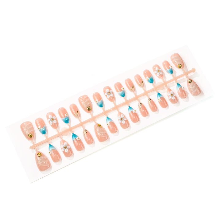 Artistic Shell-Inspired Nail Set Stornfield