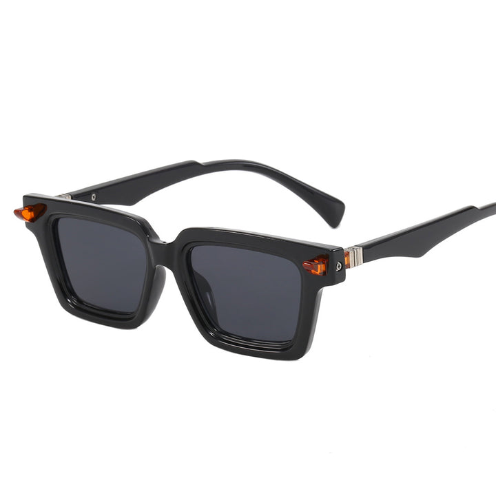 Women Vintage-inspired Sunglasses with Distinctive Frame Stornfield