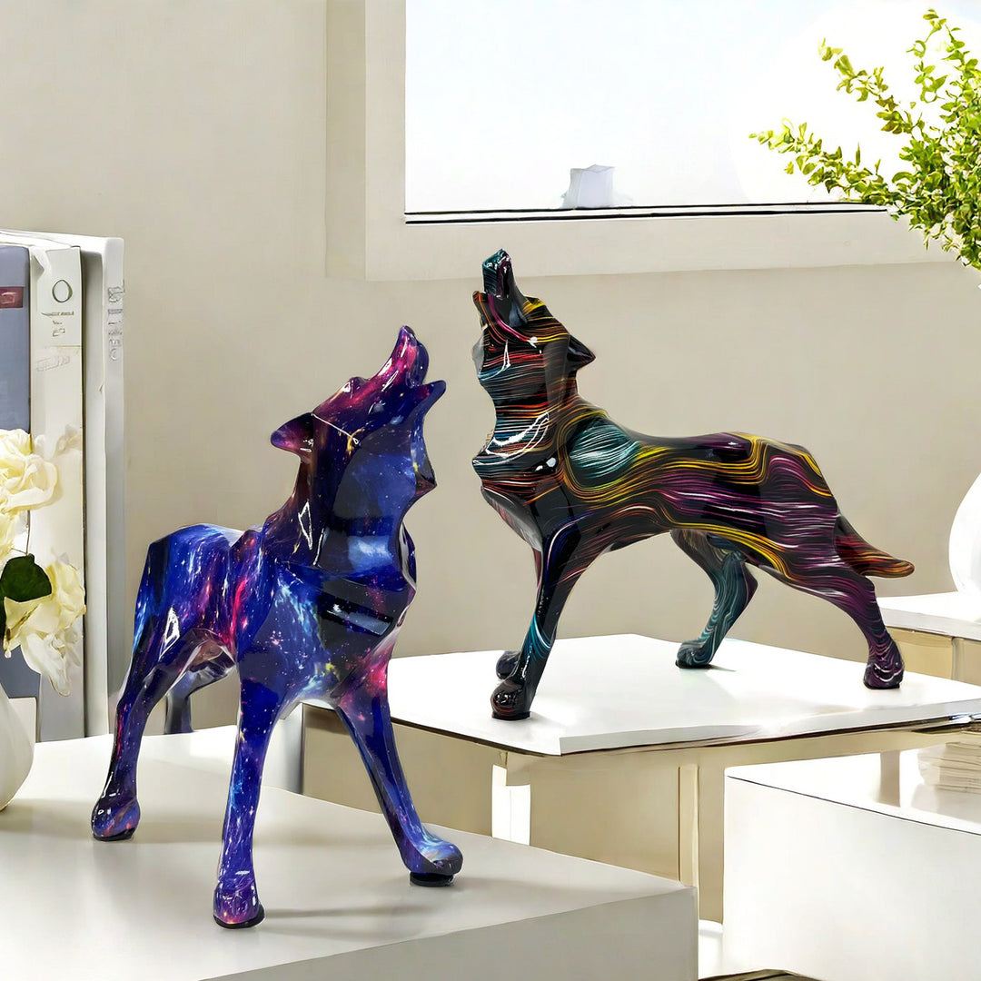 Unique wolf sculpture made of hand-painted resin Stornfield