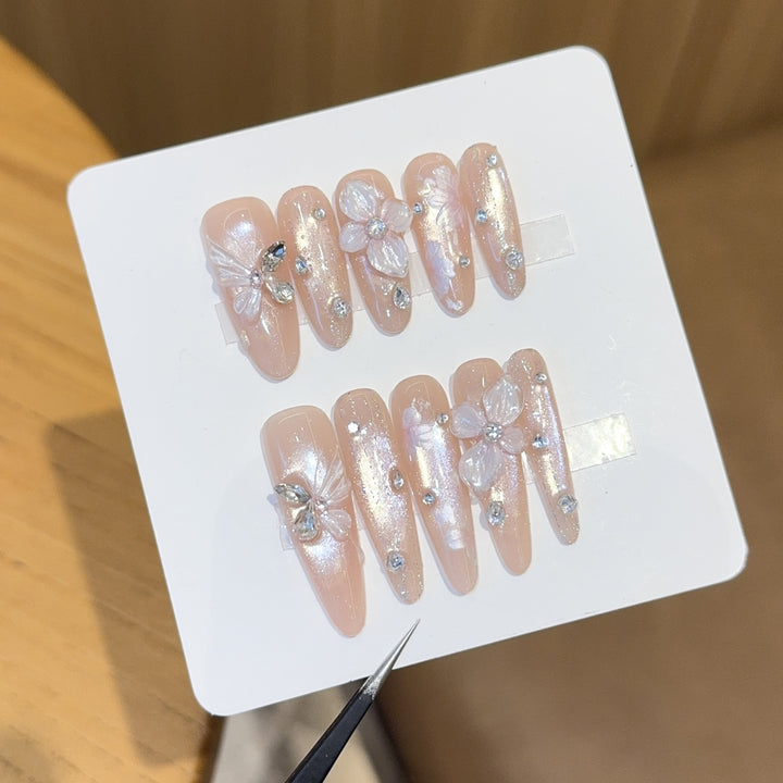 Art nails with floral motifs Stornfield