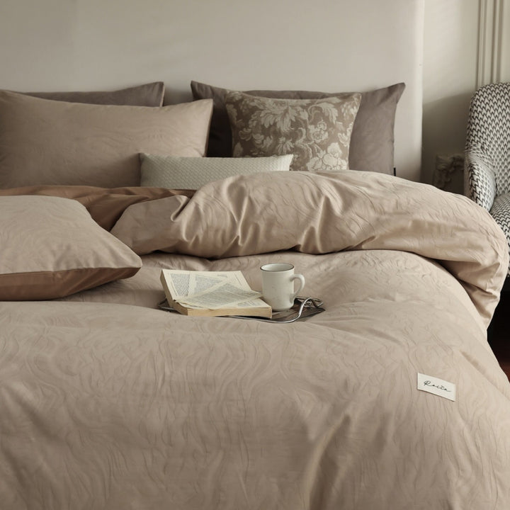 Luxurious year-round bedding set made from skin-friendly cotton blend with subtle wave texture and concealed hotel closure
