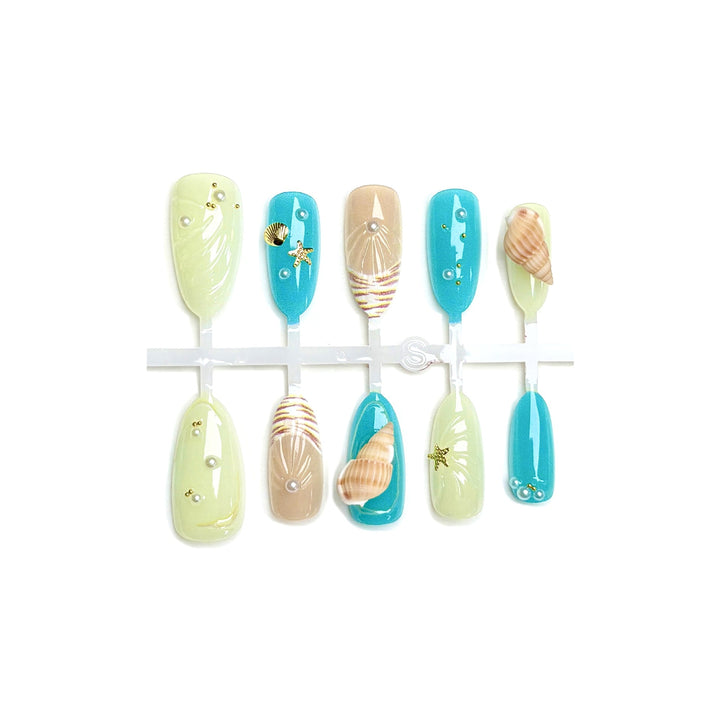 Beach-Inspired Press-On Nail Art Set