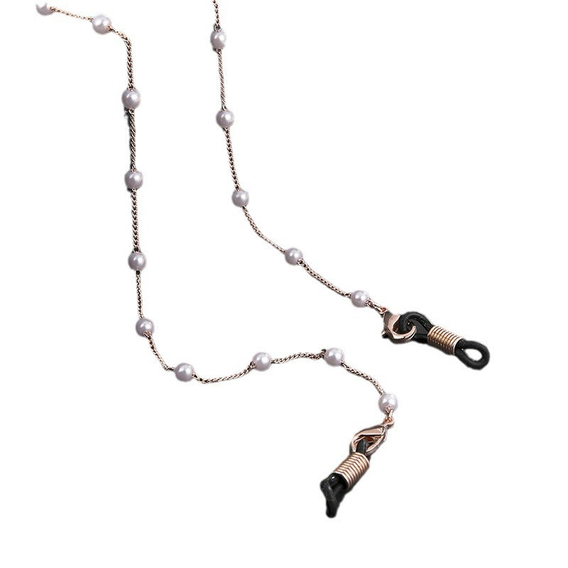 Elegant Pearl Chain Eyewear Holder Stornfield