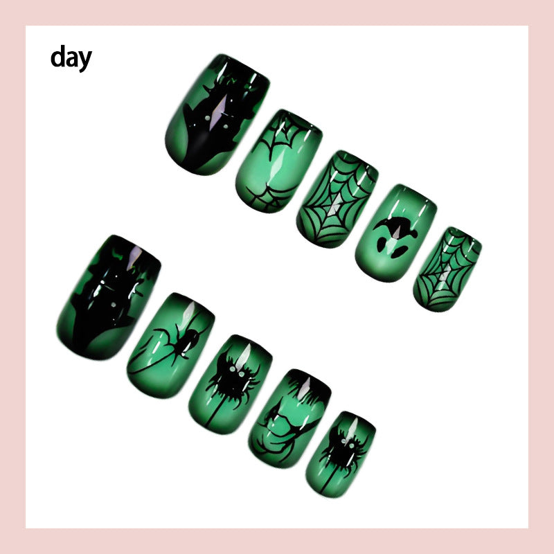 Nail art set with spooky Halloween designs and excellent wearing comfort Stornfield