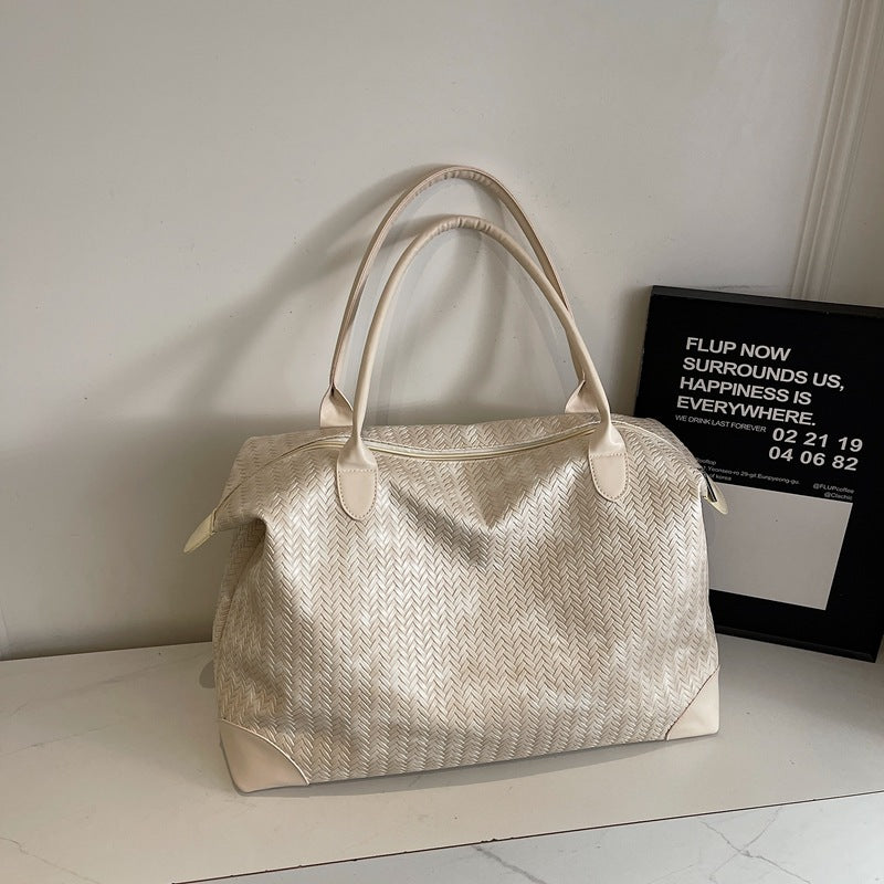 Luxurious Travel Bag In Modern Zigzag Pattern Stornfield
