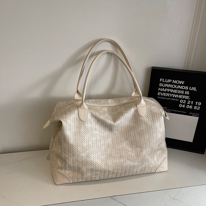 Luxurious Travel Bag In Modern Zigzag Pattern Stornfield