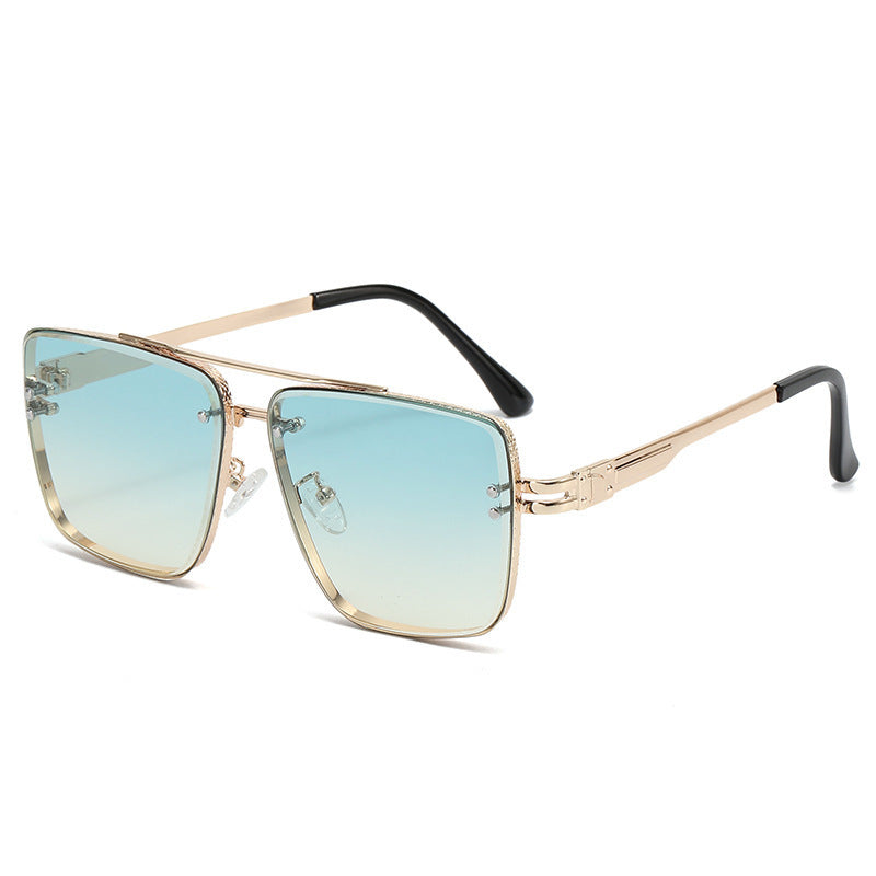 Women Elegant Oversized Sunglasses with Gradient Lenses and Eye-Catching Frame Stornfield