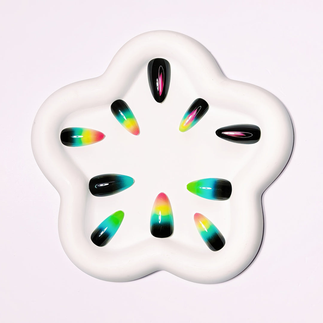 Creative press-on nails with shimmering gradient color Stornfield