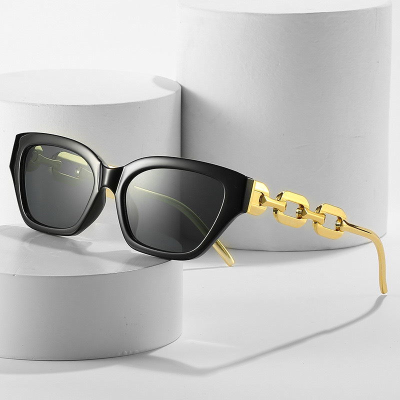Women’s sunglasses with unique chain design Stornfield