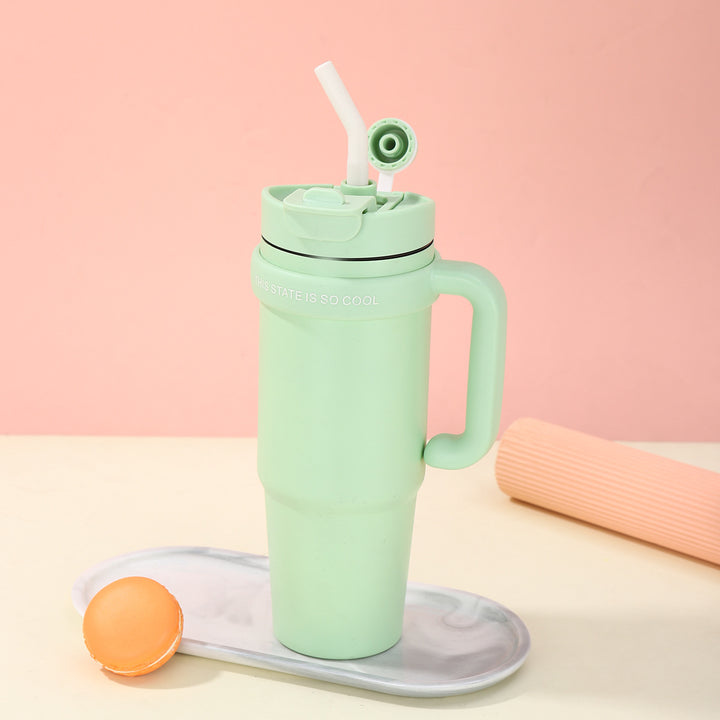 Unisex drinking cup with integrated straw Stornfield