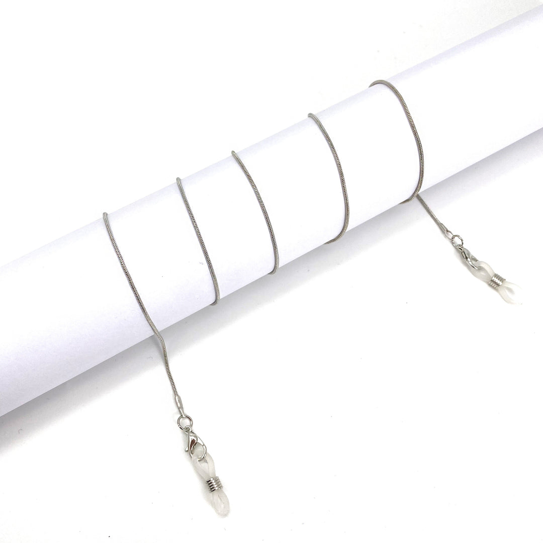 Minimalist Chain Eyewear Holder Stornfield