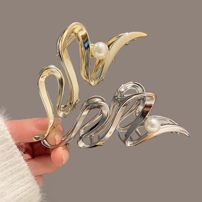 Elegant Wave Design Hair Clip Stornfield