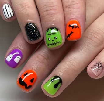 Artistic Halloween-Themed Nail Art Stornfield 1789915324