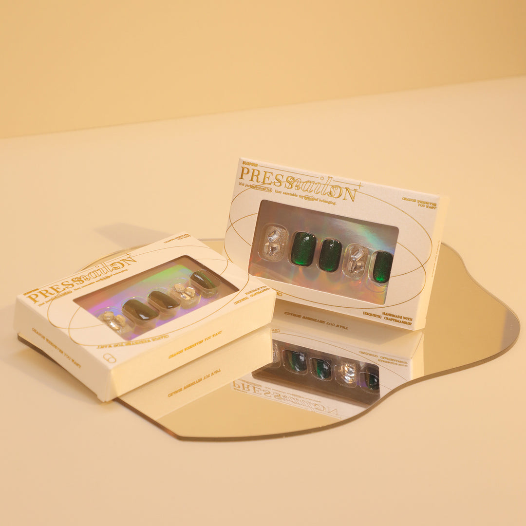 Glamorous nail extensions with creative glitter design Stornfield