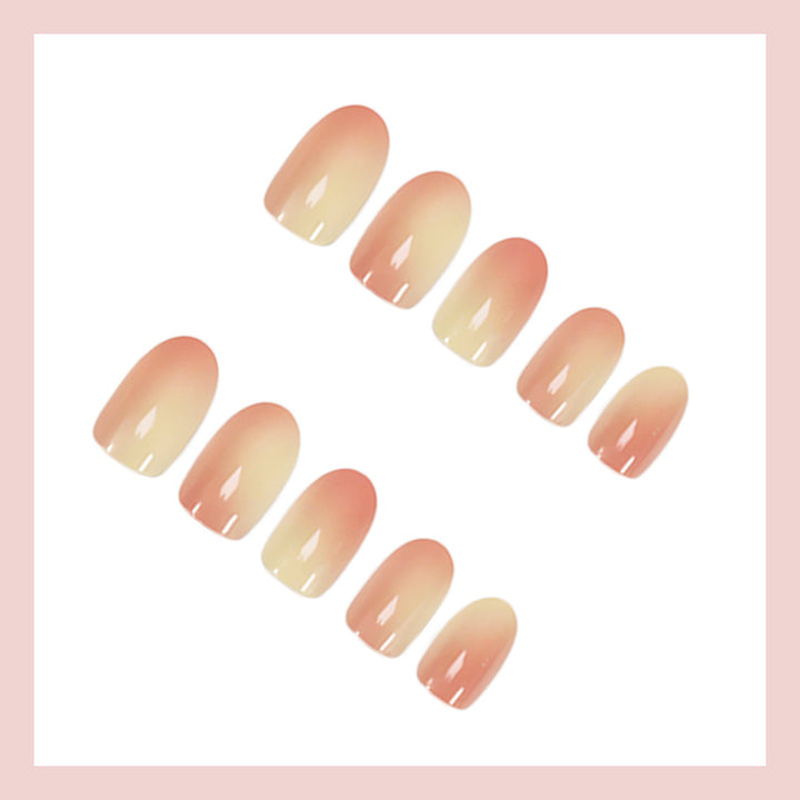 Artificial nail set with elegant, natural ombre design Stornfield