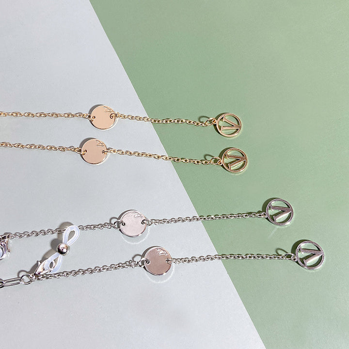 Stylish jewelry necklace with modern pendants Stornfield