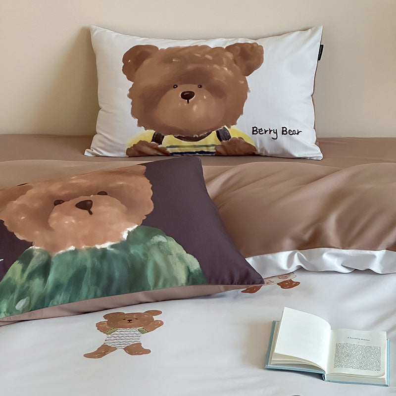 Children's bedding set with large teddy bear print and soft cotton satin