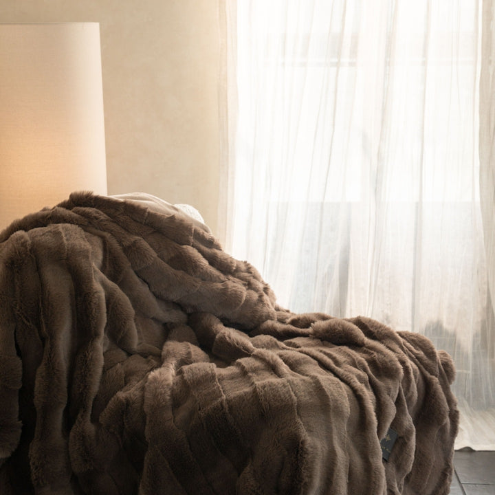 Luxurious Textured Plush Throw Blanket